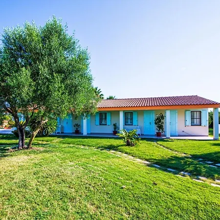 Alloggio per agriturismo Is Cortillaris